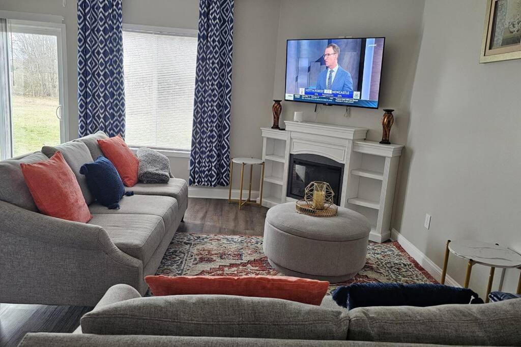 Вилла Charming & Spacious 3Br House Конкорд Экстерьер фото